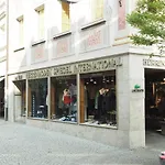 明镜哈尔尼酒店 酒店