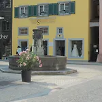 明镜哈尔尼酒店 3*