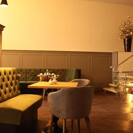 Spiegel Garni 3*
